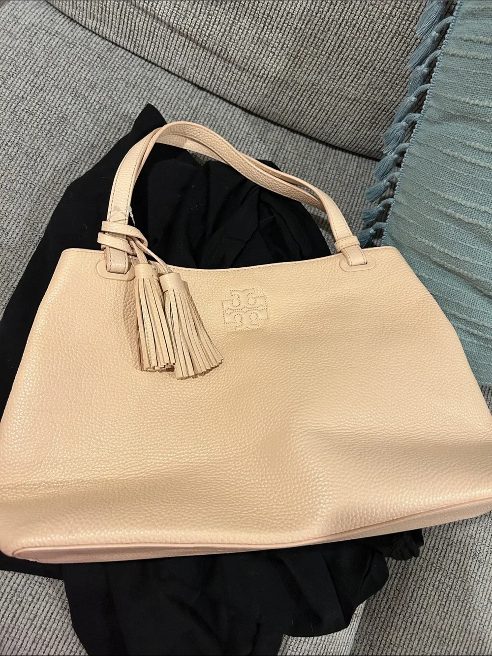 Tory Burch Thea Pebbled Leather Tassel Shoulder Bag in Light Pink